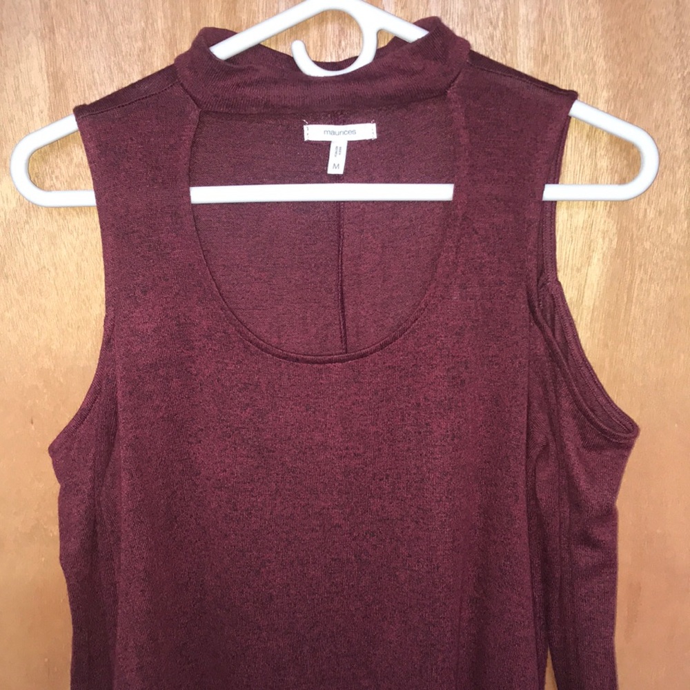 Maurices cold shoulder tunic, sz Medium